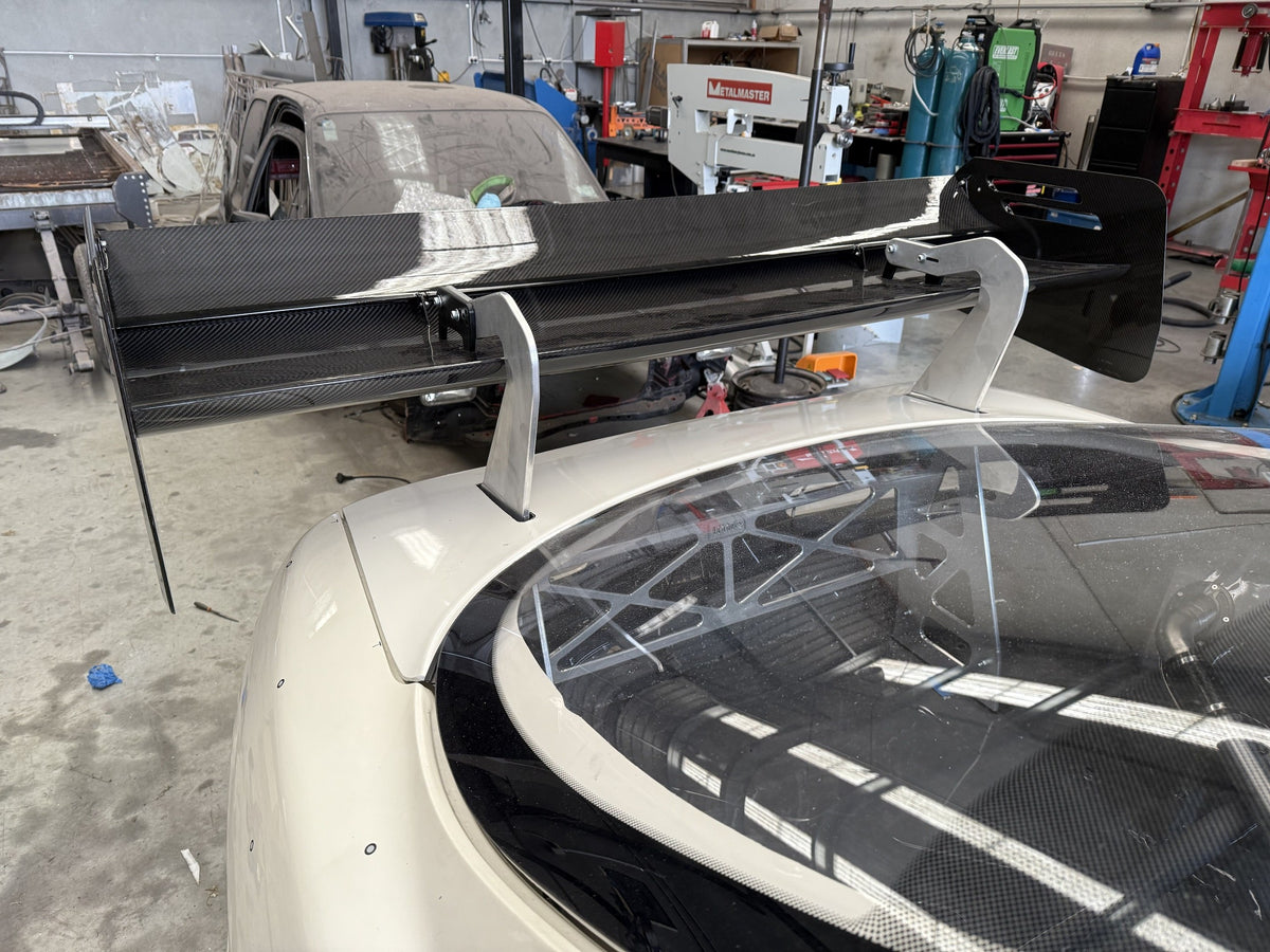 IMR CNC machined gooseneck wing mounts fitted to a Honda Integra DC2 with a carbon wing